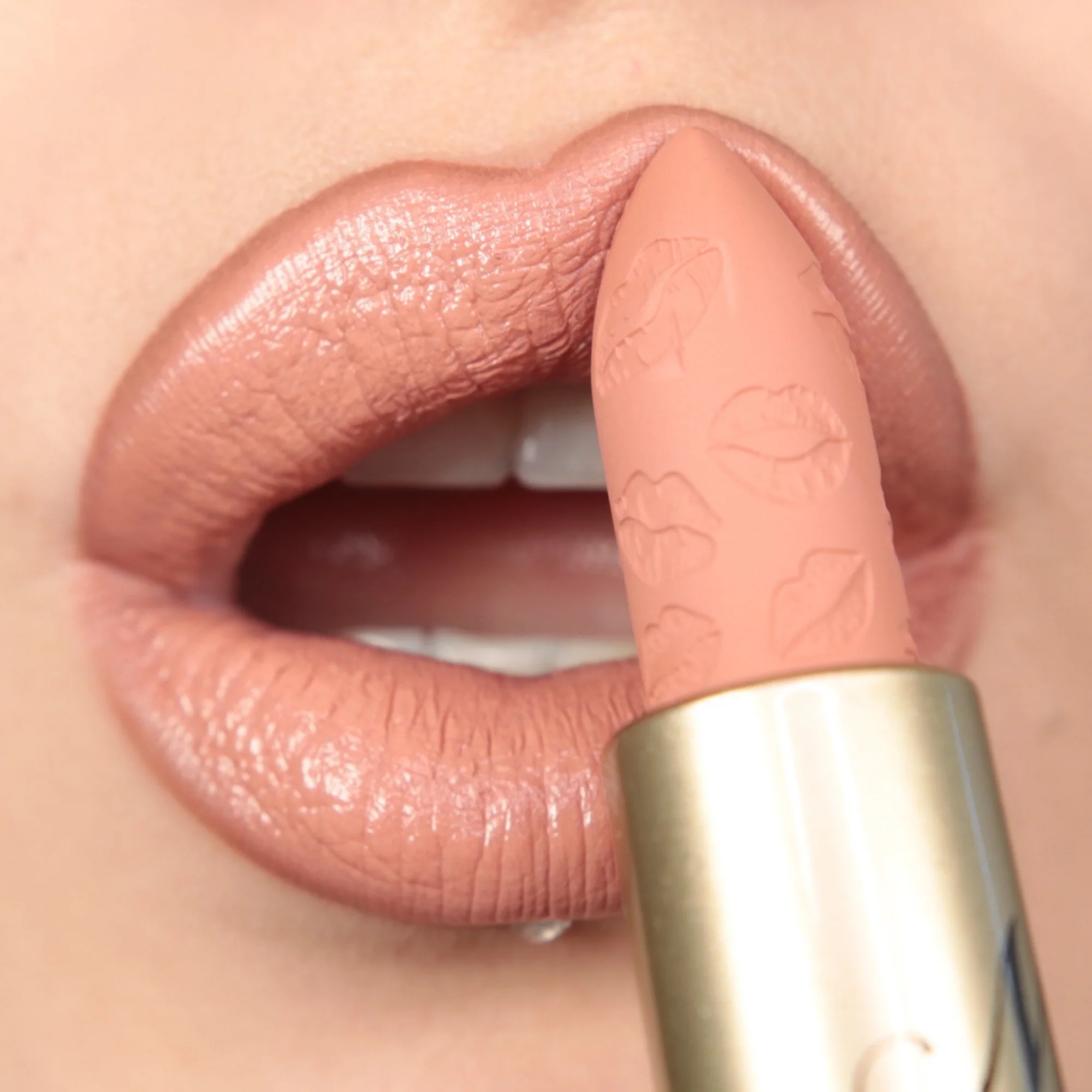 Mrs Glam - Mrs Kisses Lipstick - Image 17