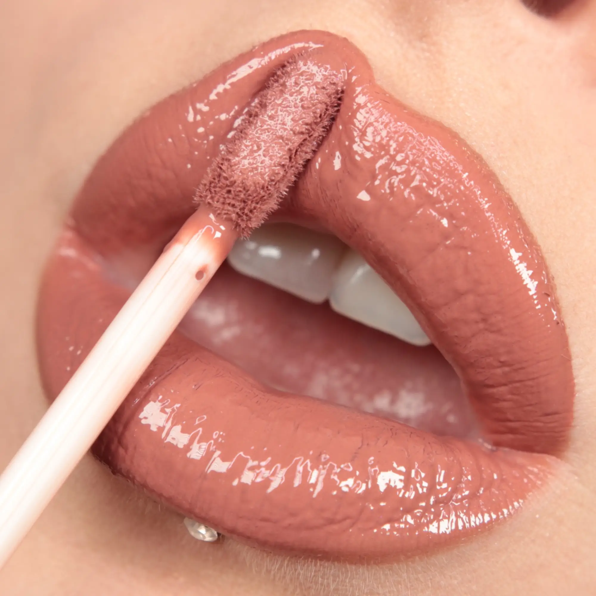 Mrs Glam - Mrs Kisses Lip Gloss - Image 15