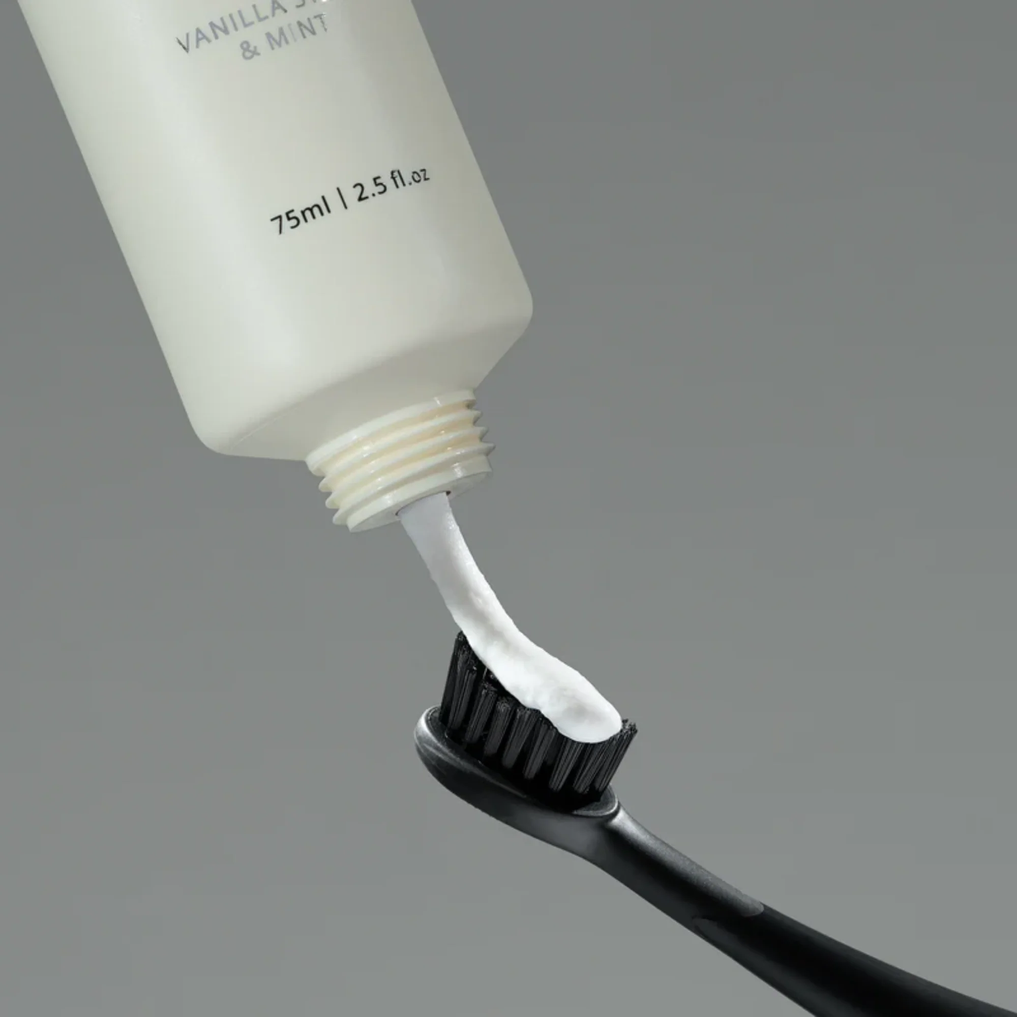 Polished London - Vanilla Swirl + Mint Prebioitic Whitening Toothpaste - Image 5