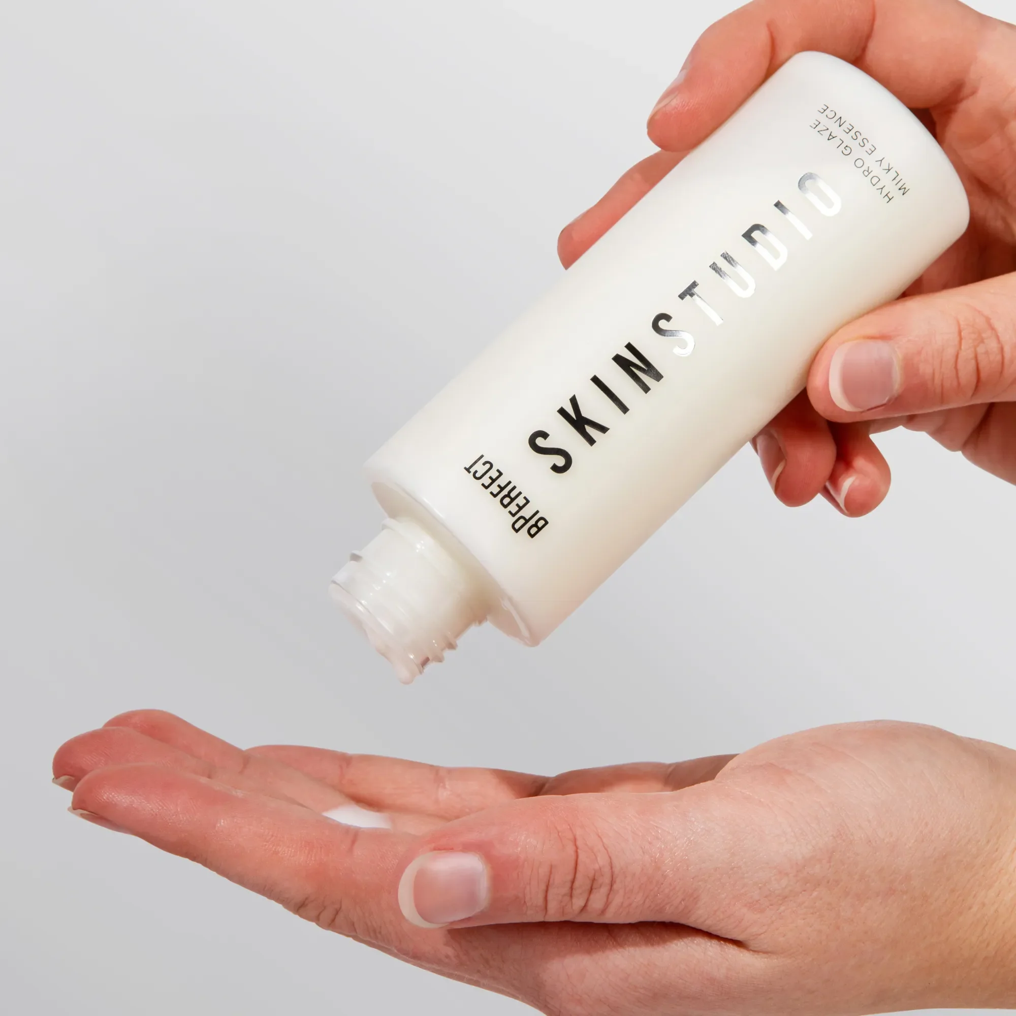 Skin Studio - Hydro Glaze Milky Essence - Image 4