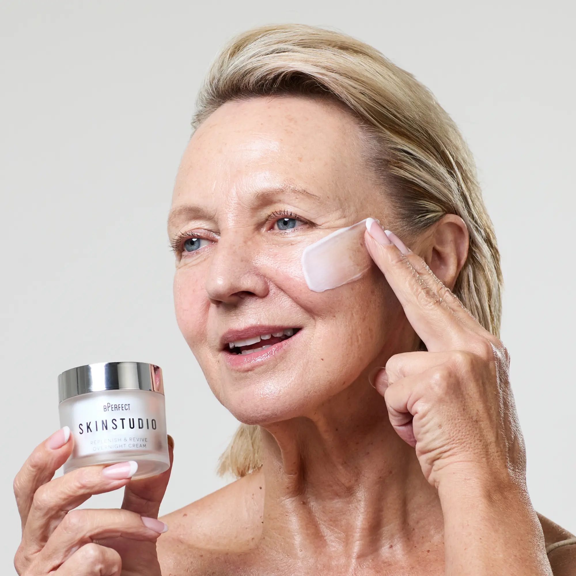 Skin Studio - Replenish & Revive Recovery Cream - Image 4