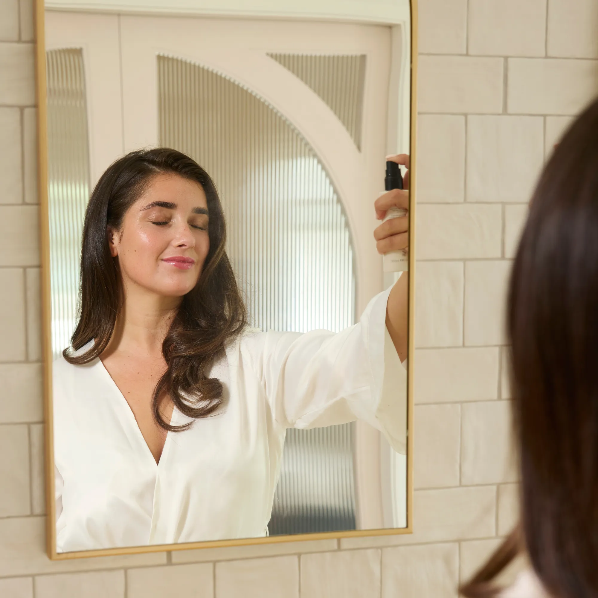 Skin Studio x Annalivia - Radiant Hydrating Facial Mist - Image 6